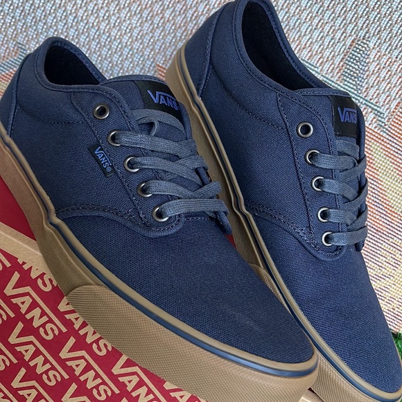 Vans Men’s Atwood
(12 Oz Canvas) Navy/Gum
VN000XB0D8F
Sneakers - Picture 8 of 16